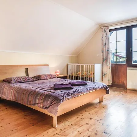 Five Bedroom Holiday In Velka Lomnica Casa vacanze *