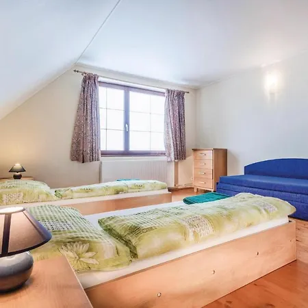 Five Bedroom Holiday In Velka Lomnica